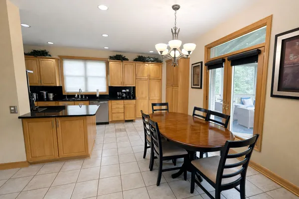 $425,000 | 840 Huntley Woods Drive, Crete, IL 60417