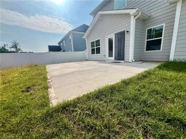$2,600 | 2101 Owls View Lane, Colfax, NC 27235