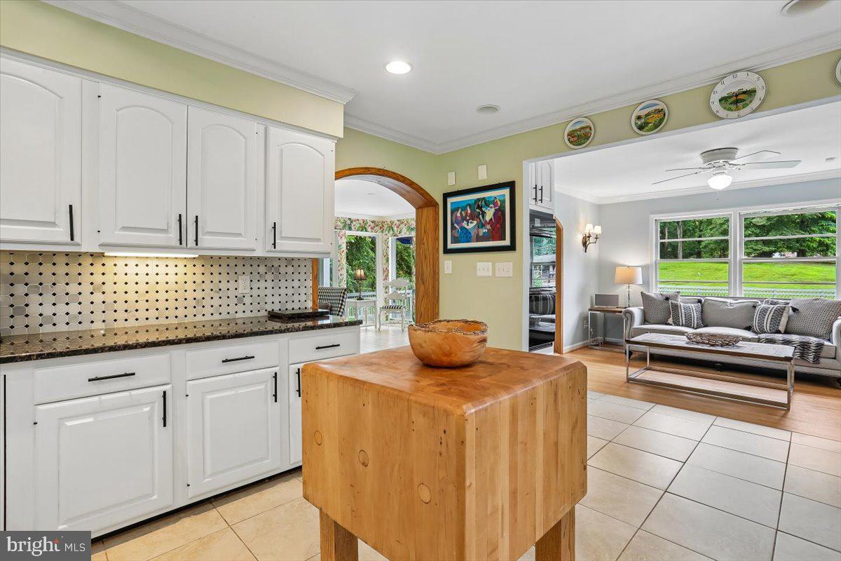 8603 Brickyard Road Potomac, MD 20854 - Photo 20 of 135 Kitchen