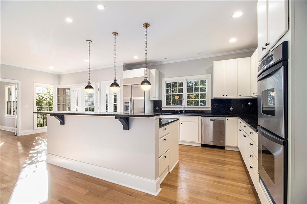 960 Landmark Drive Northeast Atlanta, GA 30342 - Photo 10 of 52