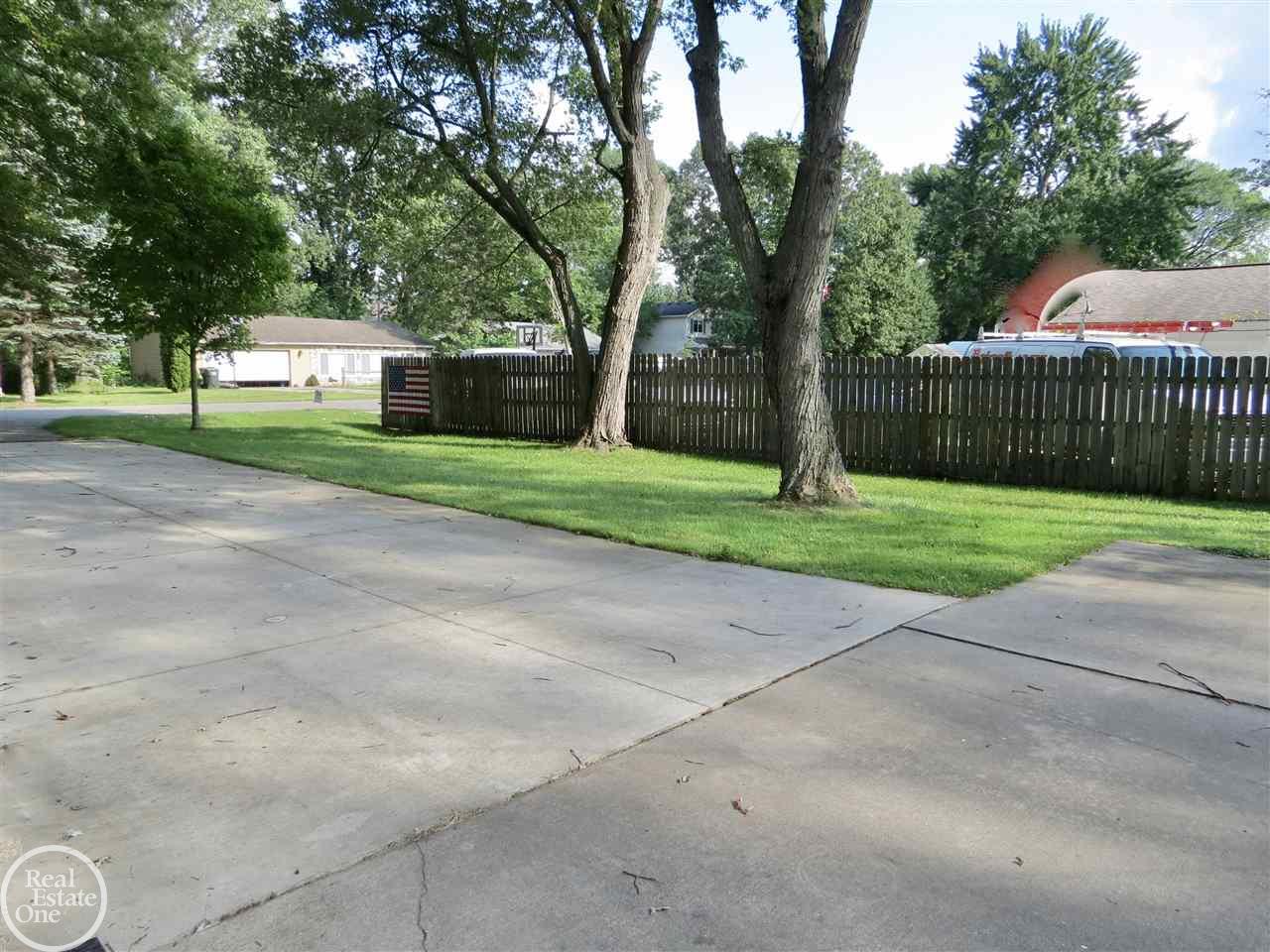 3530 Alida Avenue Rochester, MI 48309 - Photo 45 of 55 50053248-49.JPG