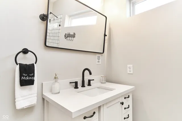 $2,450 | 1435 South Alabama Street, Indianapolis, IN 46225