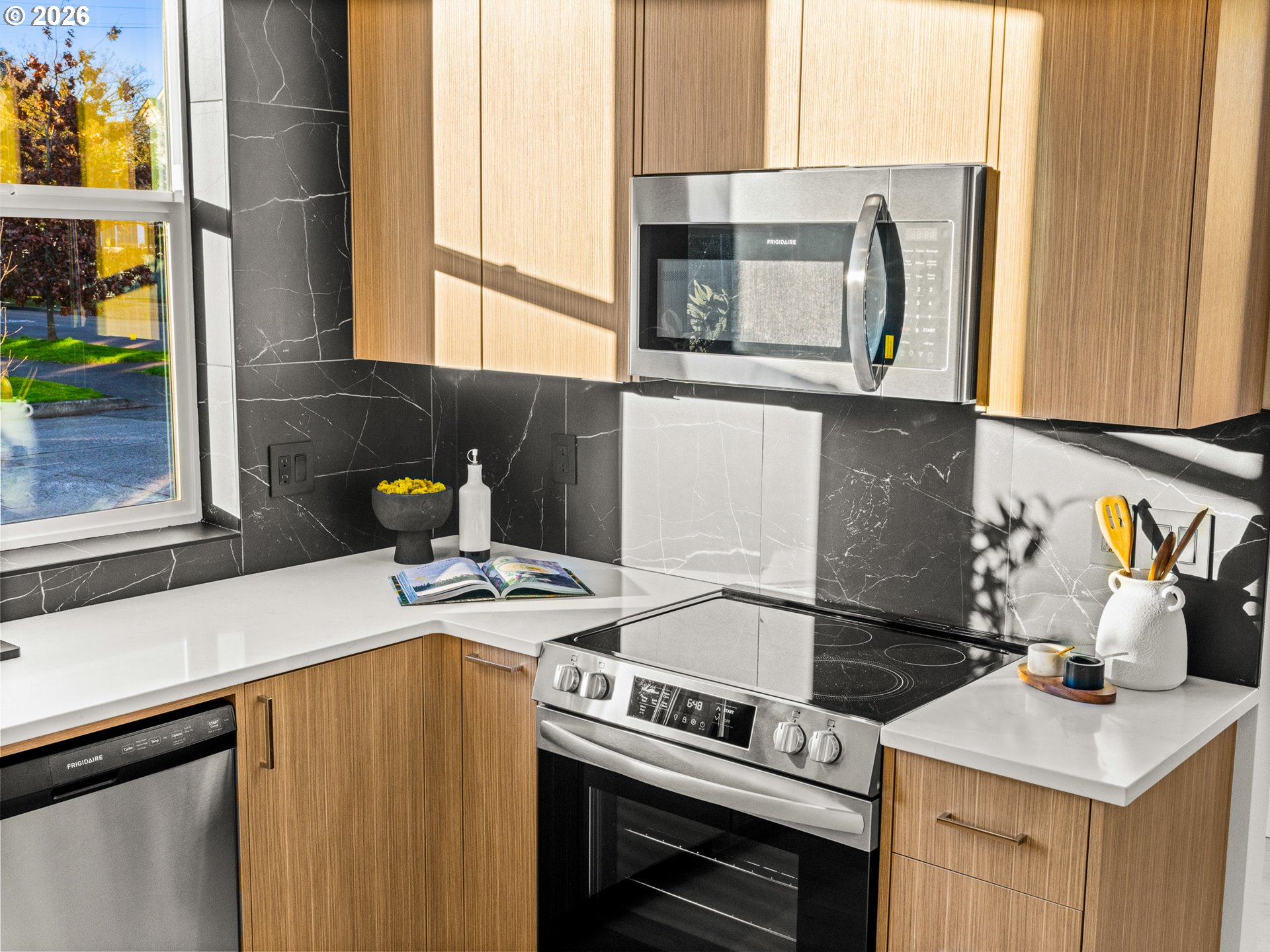 6219 Northeast Stanton Street Portland, OR 97213 - Photo 5 of 16