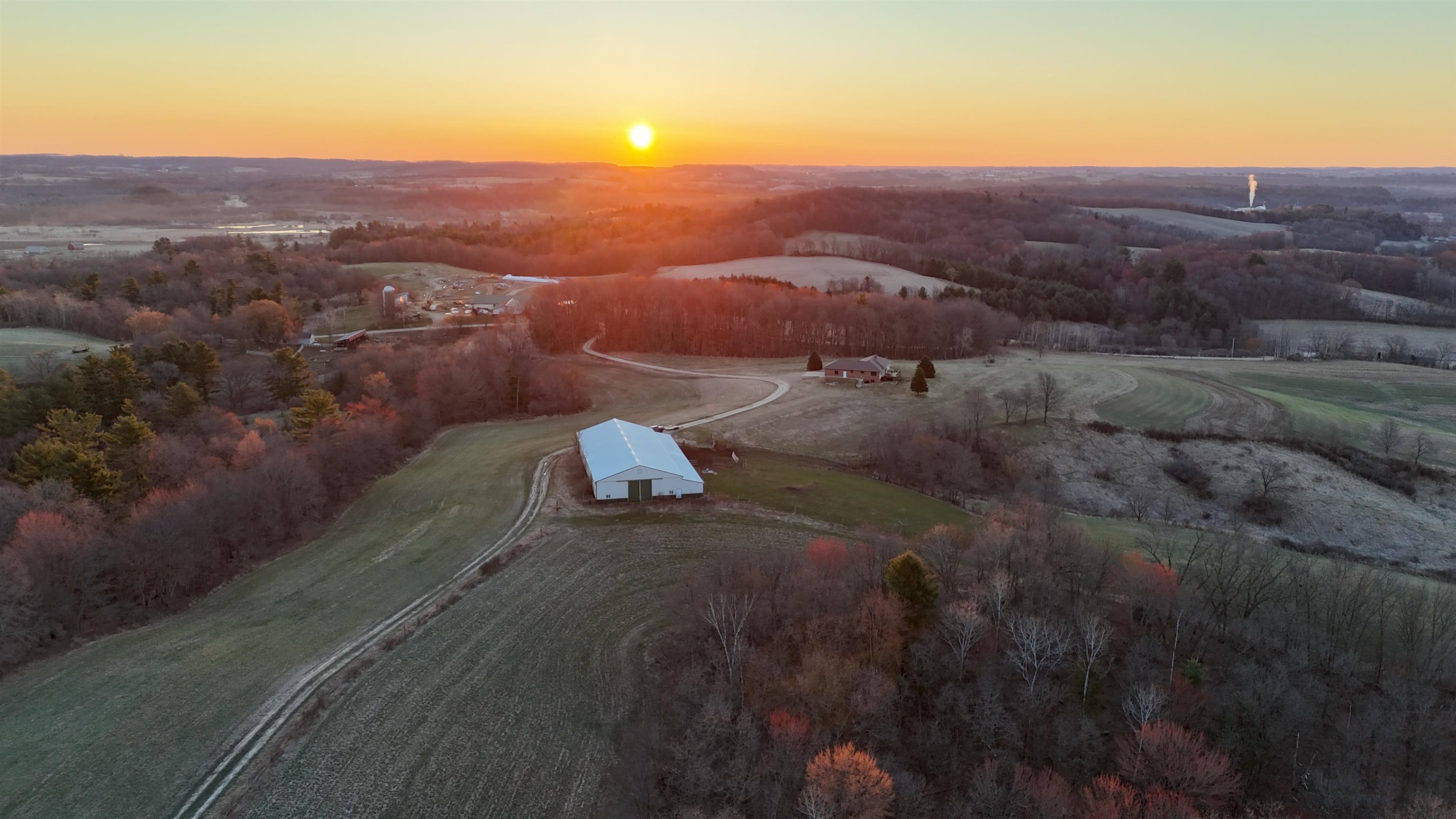 N1503 Raese Road Elroy, WI 53929 - Photo 3 of 69