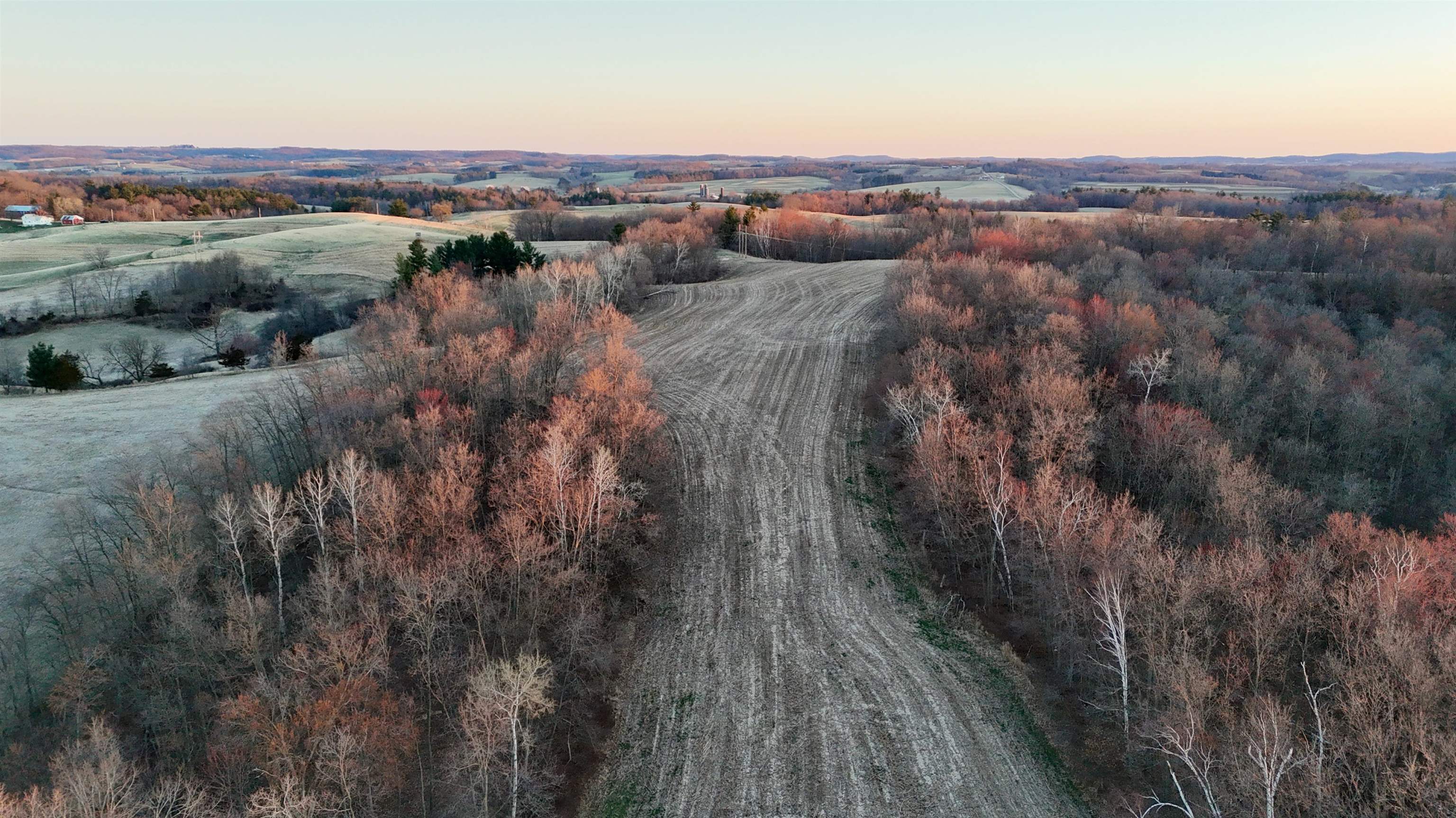 N1503 Raese Road Elroy, WI 53929 - Photo 5 of 69