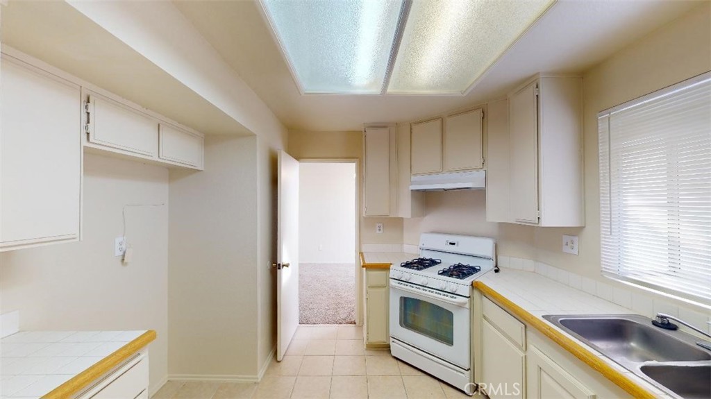 12246 Pluto Drive Victorville, CA 92392 - Photo 34 of 64