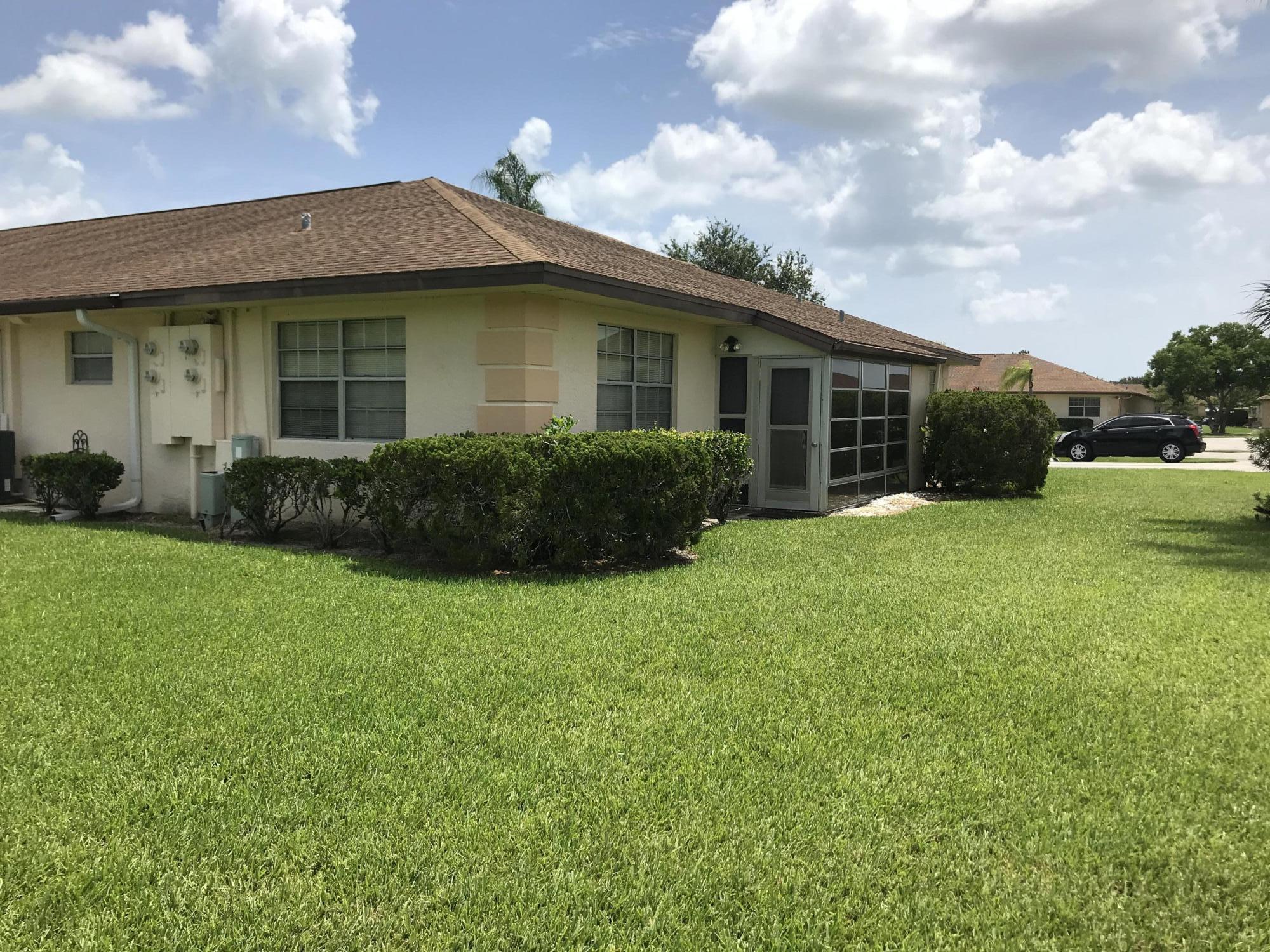5837 Moss Court Fort Pierce, FL 34982 - Photo 2 of 16 IMG_3077