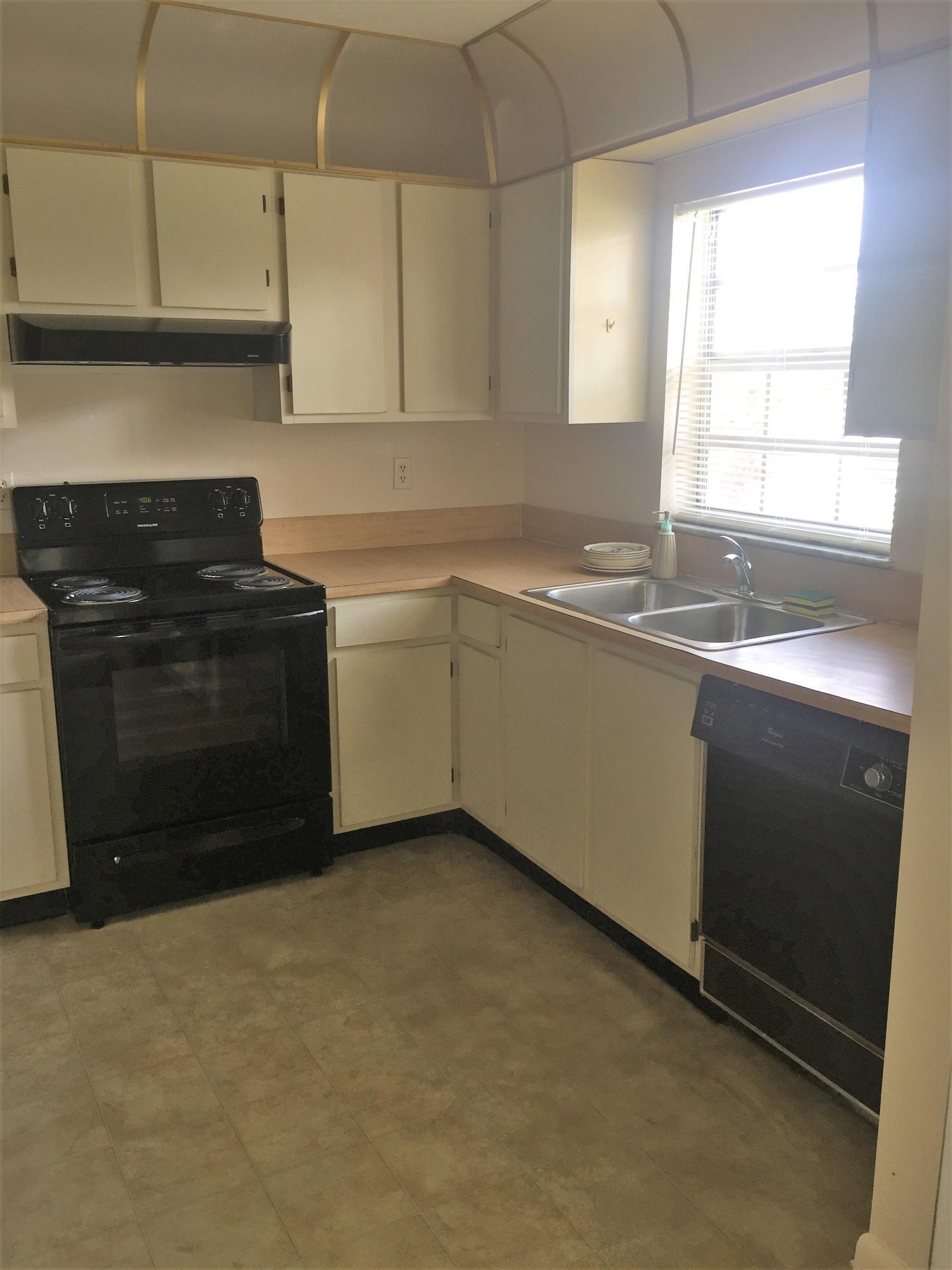 5837 Moss Court Fort Pierce, FL 34982 - Photo 6 of 16 IMG_1898