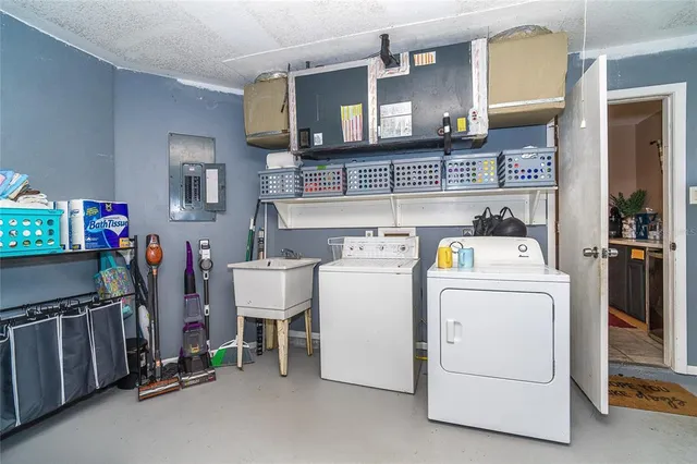 a view of an outdoor space