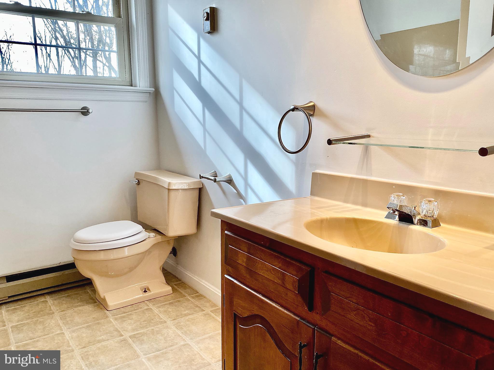 1227 R Woods Road Westminster, MD 21158 - Photo 42 of 68 Hallway full bathroom