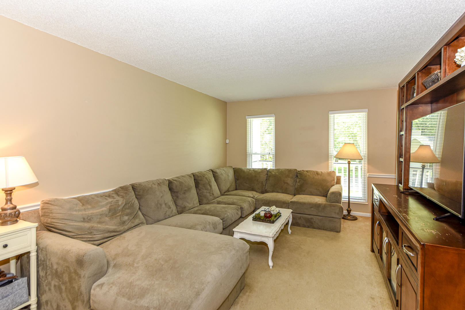 9025 Colchester Ridge Road Knoxville, TN 37922 - Photo 13 of 36 FAMILY ROOM