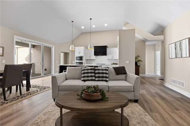 $632,300 | 18 Eagle Hollow, Fairport, NY 14450