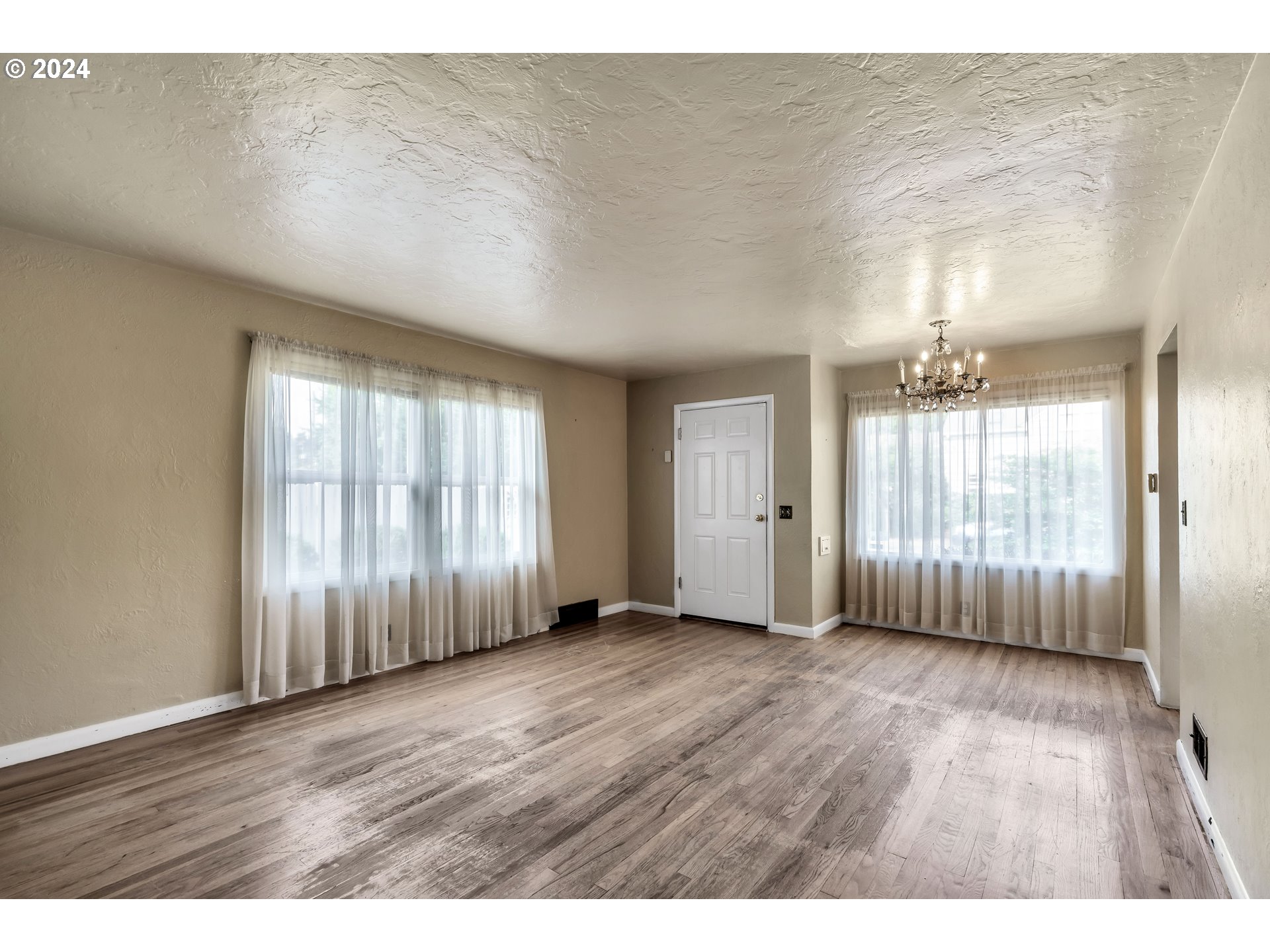 636 Northeast 71st Avenue Portland, OR 97213 - Photo 6 of 31