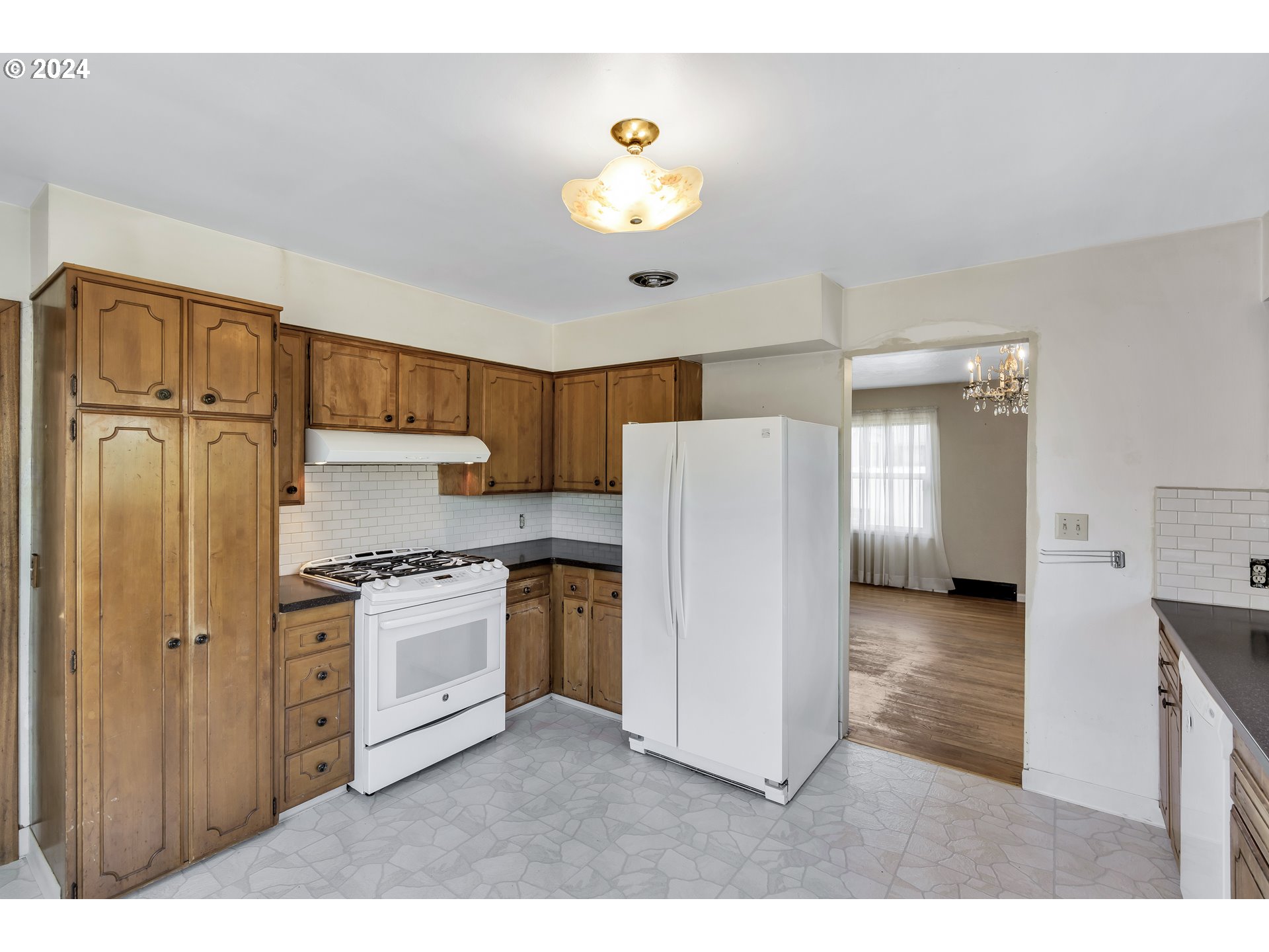 636 Northeast 71st Avenue Portland, OR 97213 - Photo 9 of 31