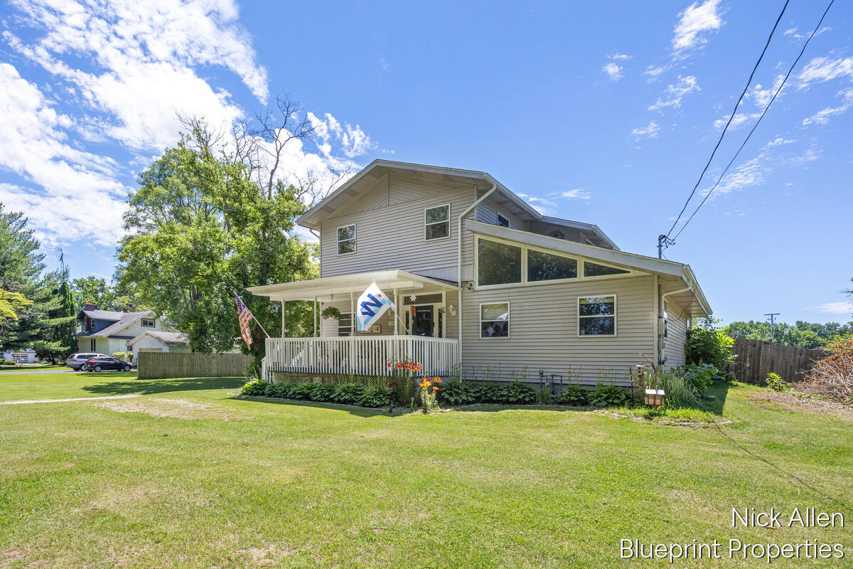 158 Wilson Street Coloma, MI 49038 - Photo 3 of 30 158-Wilson_003