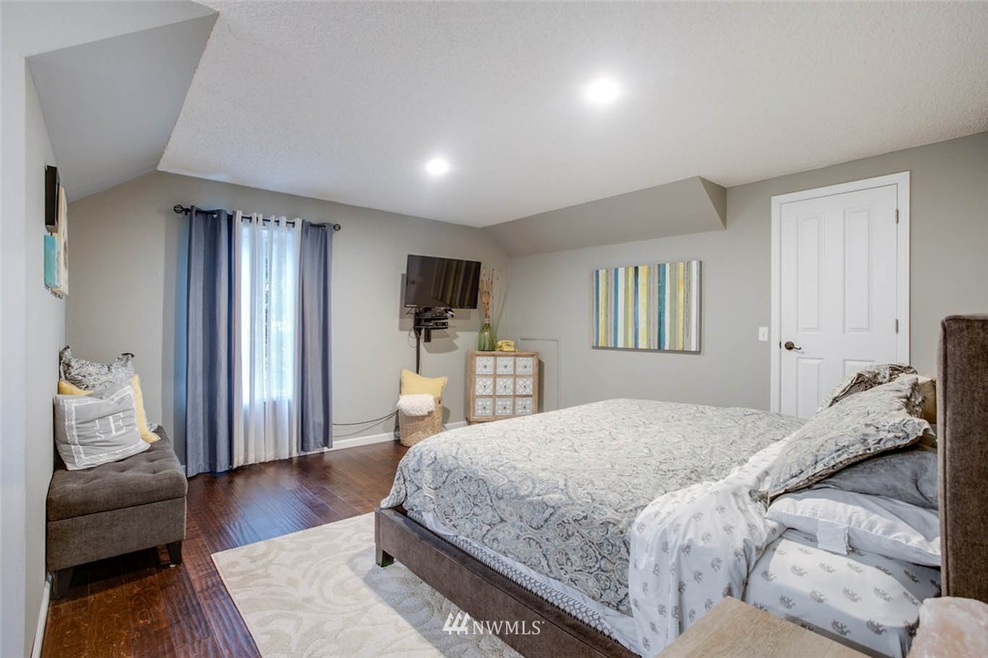 21706 4th Avenue Southeast Bothell, WA 98021 - Photo 15 of 24