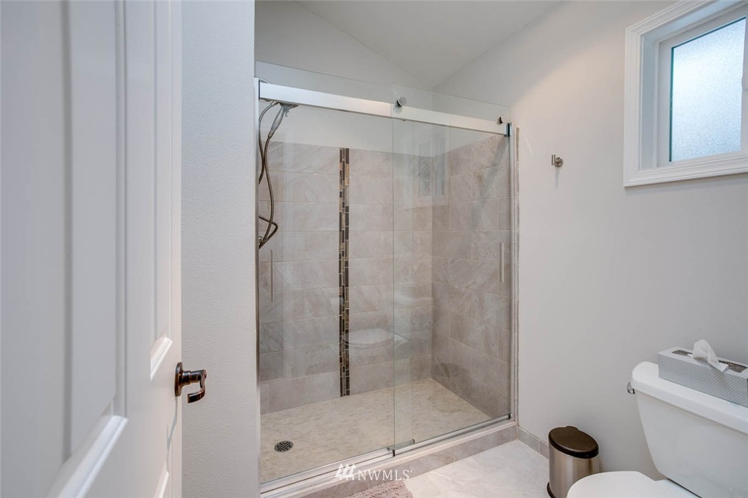 21706 4th Avenue Southeast Bothell, WA 98021 - Photo 18 of 24