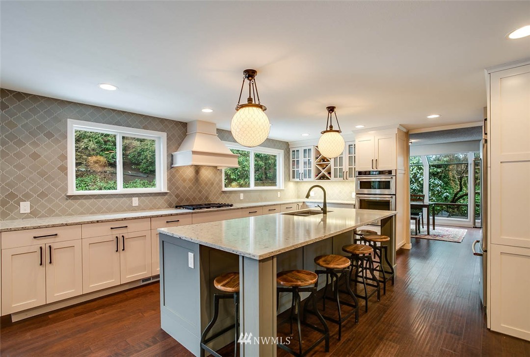 21706 4th Avenue Southeast Bothell, WA 98021 - Photo 3 of 24