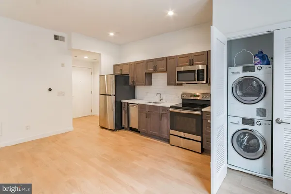 $1,370 | 507 South 8th Street, Unit 102, Philadelphia, PA 19147
