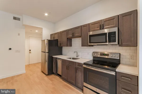$1,370 | 507 South 8th Street, Unit 102, Philadelphia, PA 19147