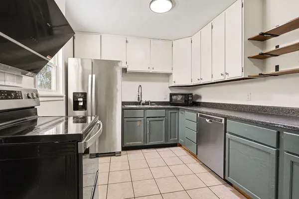 $204,000 | 2316 Fair Oaks Drive East, Niles, MI 49120