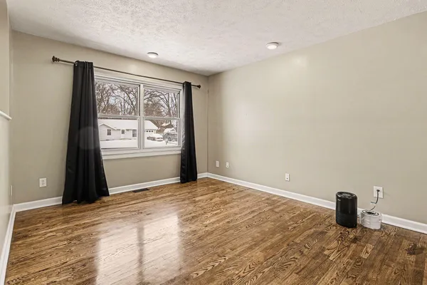 $204,000 | 2316 Fair Oaks Drive East, Niles, MI 49120