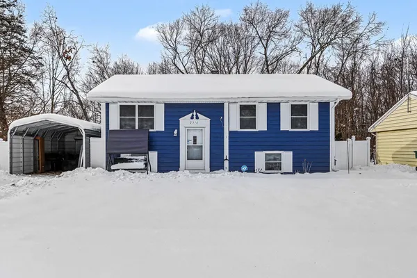 $204,000 | 2316 Fair Oaks Drive East, Niles, MI 49120