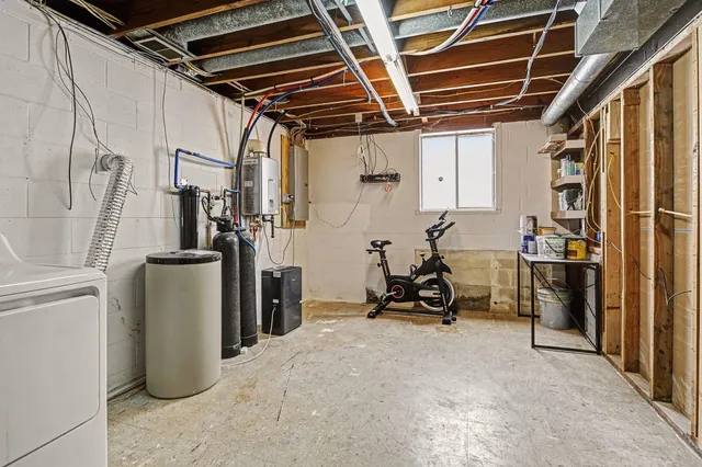 $209,900 | 2316 Fair Oaks Drive East, Niles, MI 49120