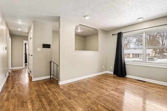 $209,900 | 2316 Fair Oaks Drive East, Niles, MI 49120