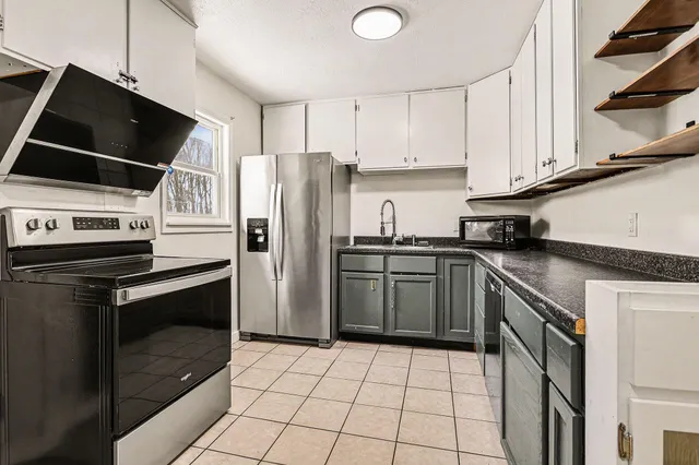 $209,900 | 2316 Fair Oaks Drive East, Niles, MI 49120