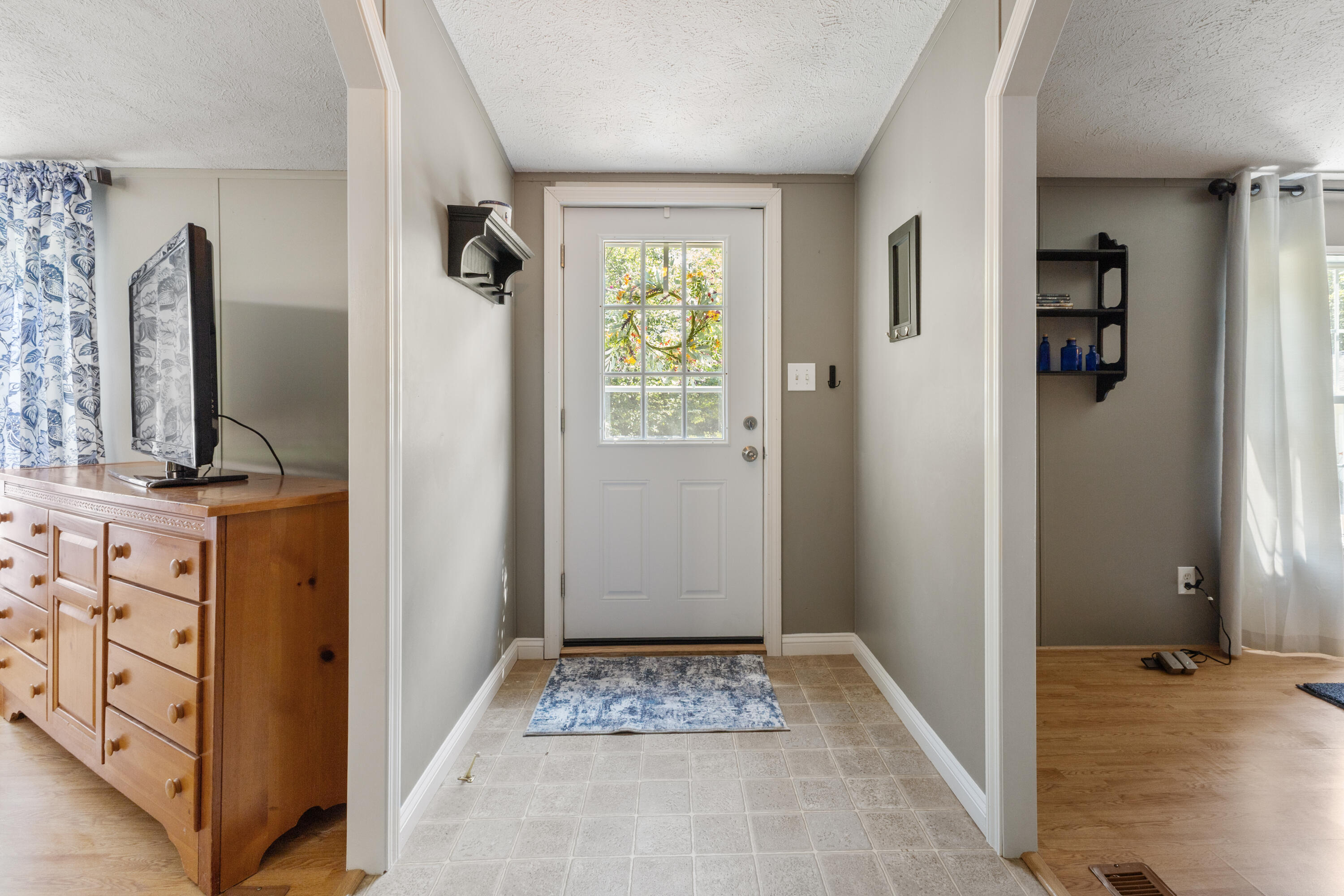 275 Morgan Bay Road Surry, ME 04684 - Photo 15 of 51 entryway