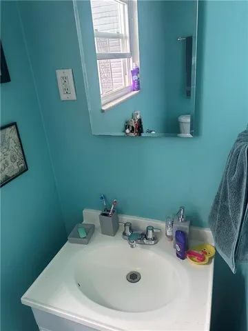 a view of utility room