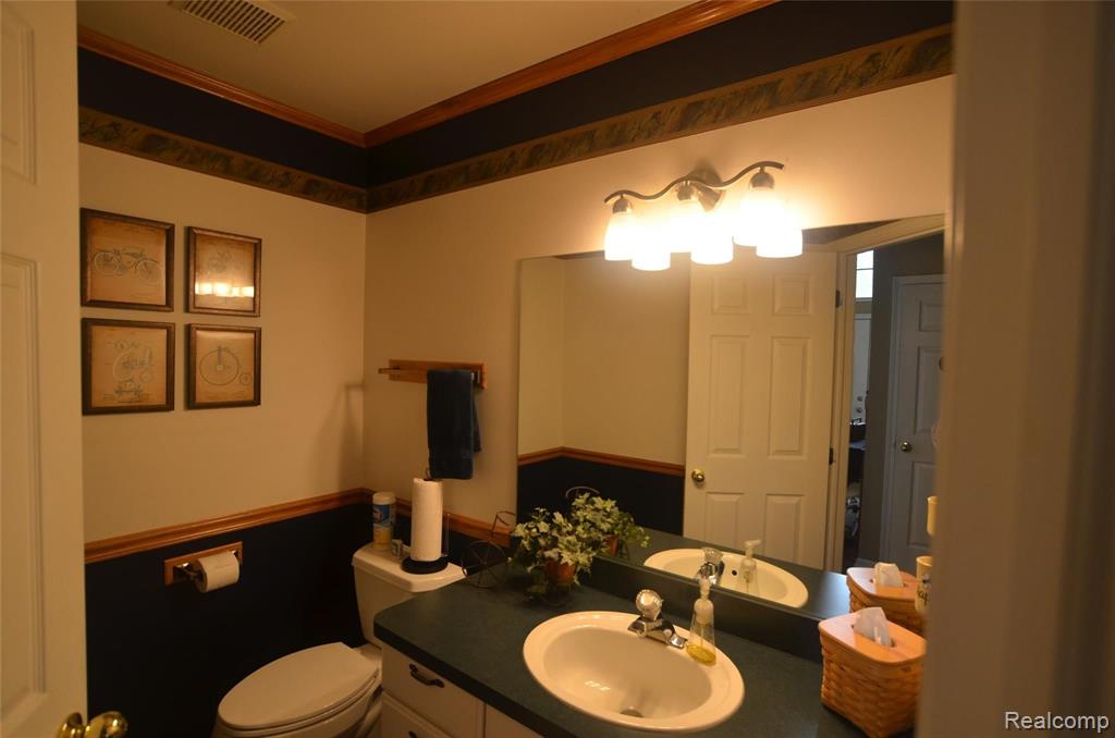 1649 Millbrook Road Canton, MI 48188 - Photo 14 of 44