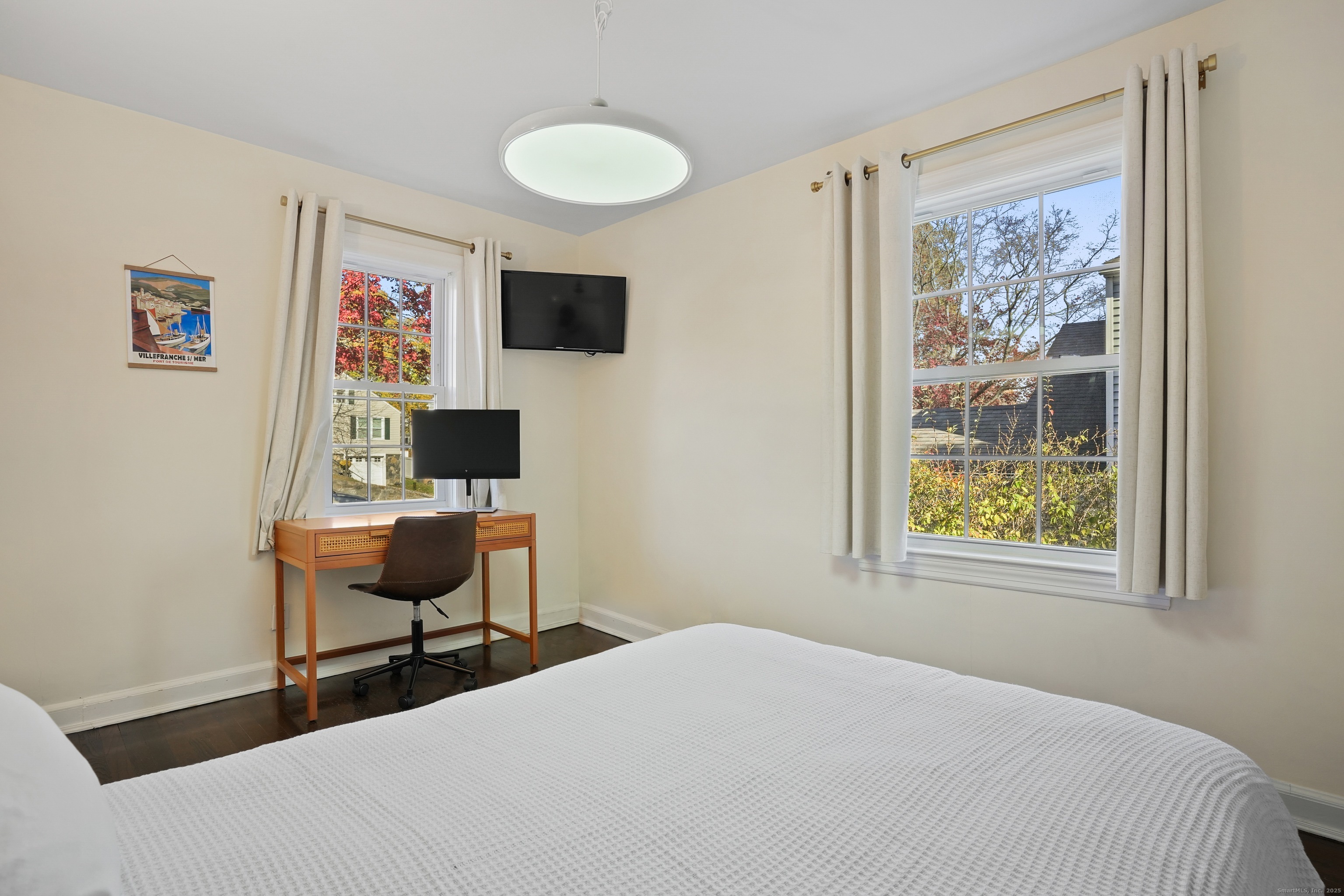 100 Hirsch Road Stamford, CT 06905 - Photo 29 of 39 a bedroom with a bed and a window