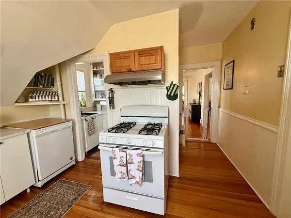 $1,900 | 38 Georgia Avenue, Providence, RI 02905