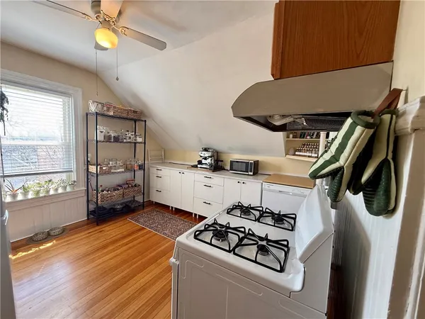 $1,900 | 38 Georgia Avenue, Providence, RI 02905