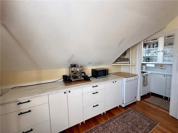 $1,900 | 38 Georgia Avenue, Providence, RI 02905