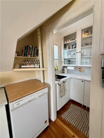 $1,900 | 38 Georgia Avenue, Providence, RI 02905