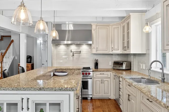 $1,295,000 | 44 Avalon Circle, Barnstable, MA 02655