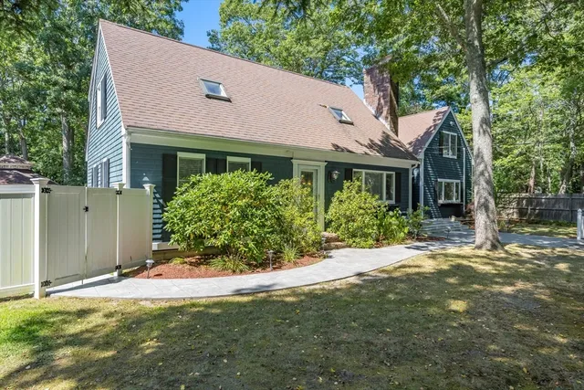 $1,295,000 | 44 Avalon Circle, Barnstable, MA 02655