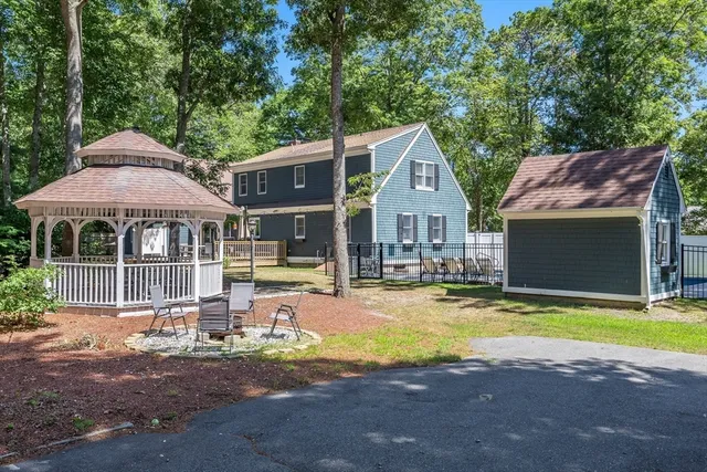 $1,295,000 | 44 Avalon Circle, Barnstable, MA 02655