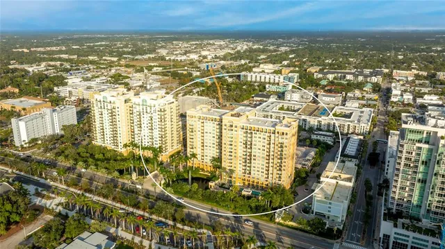 $575,000 | 750 North Tamiami Trail, Unit 1007, Sarasota, FL 34236