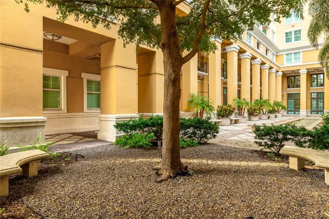 $575,000 | 750 North Tamiami Trail, Unit 1007, Sarasota, FL 34236