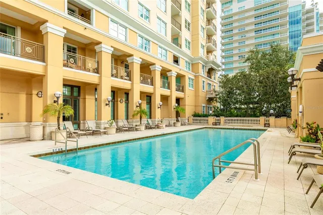 $575,000 | 750 North Tamiami Trail, Unit 1007, Sarasota, FL 34236