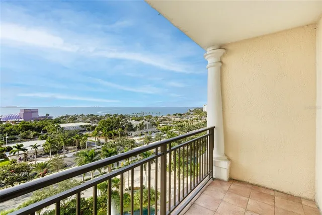 $575,000 | 750 North Tamiami Trail, Unit 1007, Sarasota, FL 34236