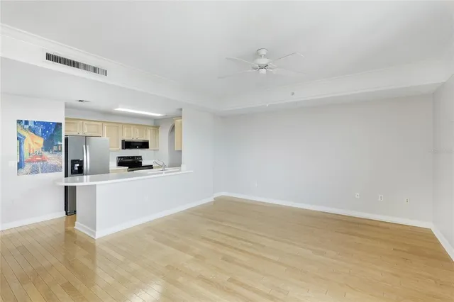 $575,000 | 750 North Tamiami Trail, Unit 1007, Sarasota, FL 34236