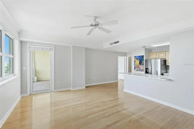 $575,000 | 750 North Tamiami Trail, Unit 1007, Sarasota, FL 34236