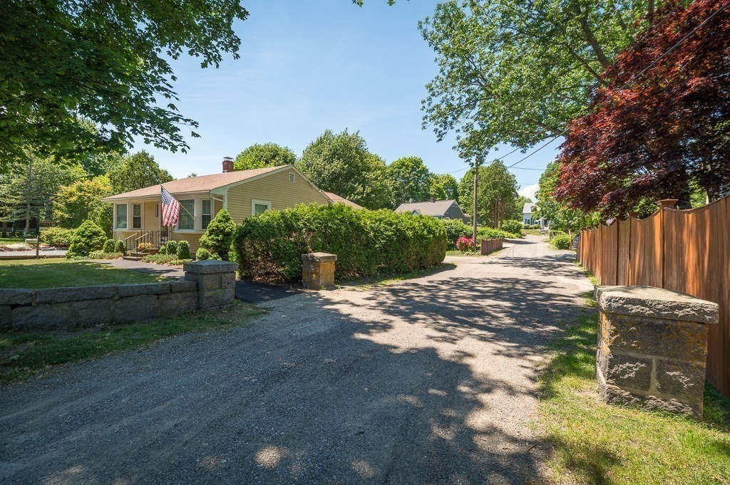 173 Main Street Rockport, MA 01966 - Photo 5 of 31