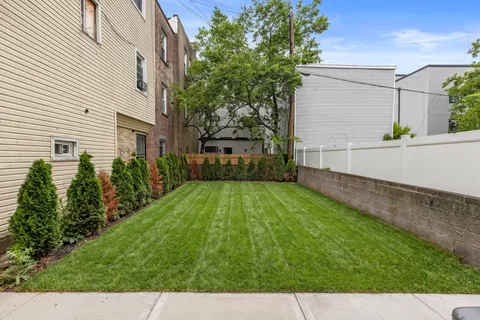 $700,000 | 161 A New York Avenue, Unit A, Jersey City, NJ 07307