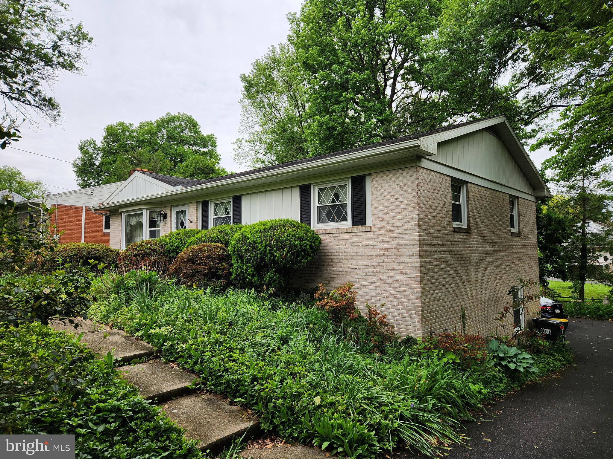 1519 Vista Road Lancaster, PA 17601 - Photo 3 of 12
